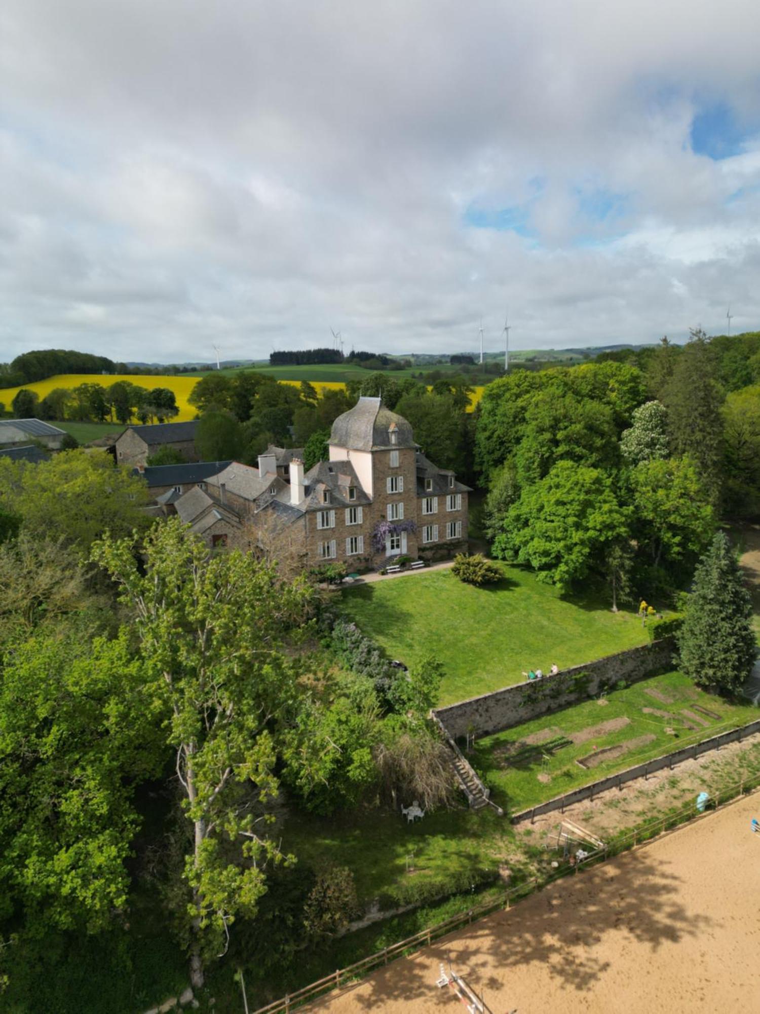 Le Domaine De Linars - L'Aile Du Chateau Villa Le Truel Luaran gambar